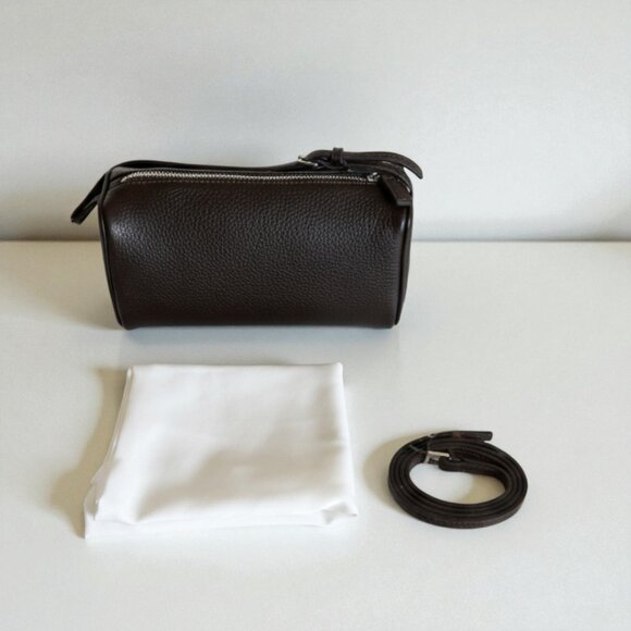 LUXE 4 LESS | 90s Style Black Full-Grain  Leather Barrel Bag — Brand New black - Picture 5 of 6